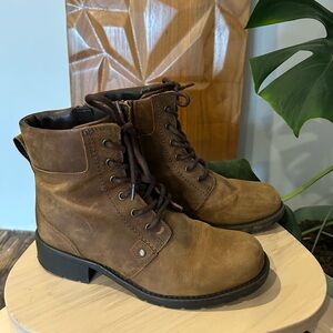 Clarks Orinoco Spice Women’s Boots Size 7.5